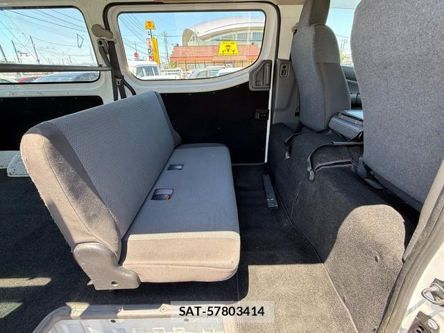 Nissan NV350 Caravan 2016-09 8008435-5