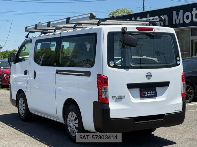 Nissan NV350 Caravan 2016-09 8008435-9