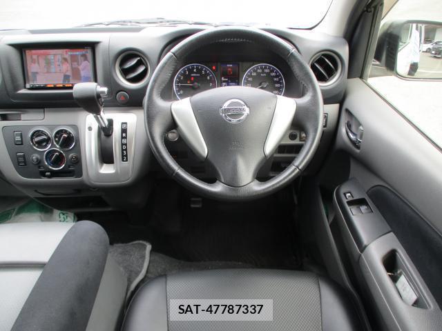 Nissan NV350 Caravan 2017-03 8008503-1