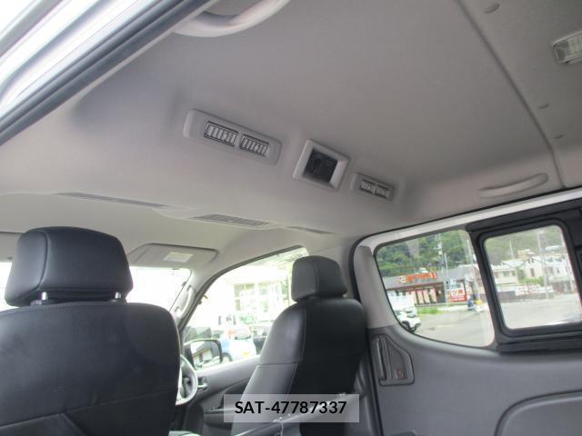 Nissan NV350 Caravan 2017-03 8008503-15