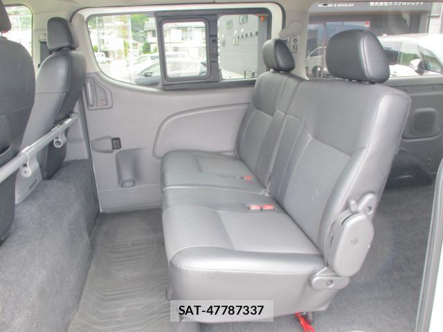 Nissan NV350 Caravan 2017-03 8008503-16