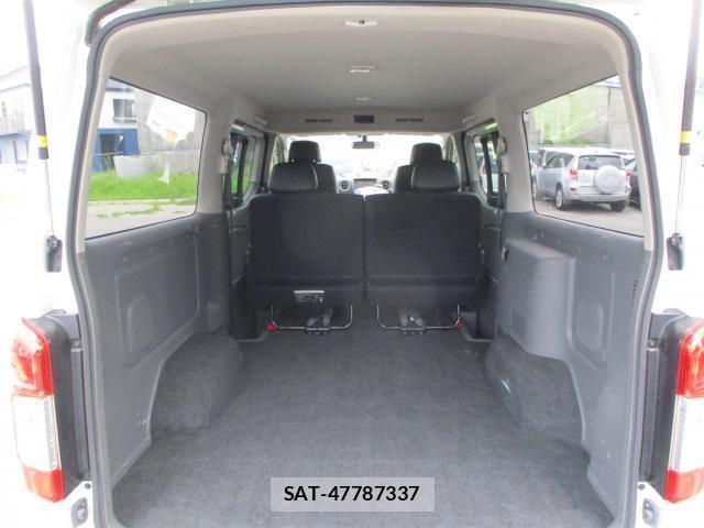 Nissan NV350 Caravan 2017-03 8008503-18