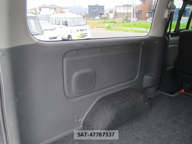 Nissan NV350 Caravan 2017-03 8008503-19