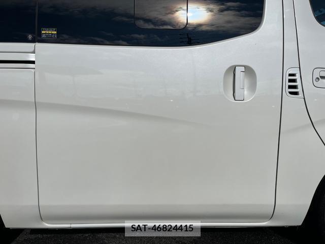 Nissan NV350 Caravan 2013 8008731-18