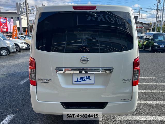 Nissan NV350 Caravan 2013 8008731-6