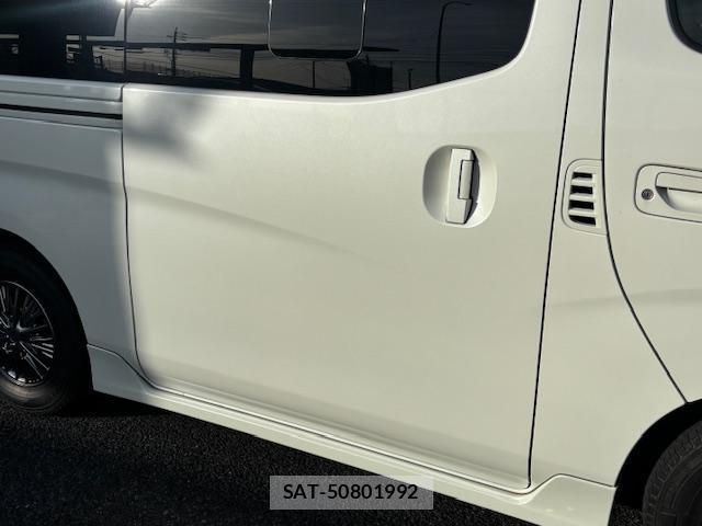 Nissan NV350 Caravan 2019-01 8008733-10