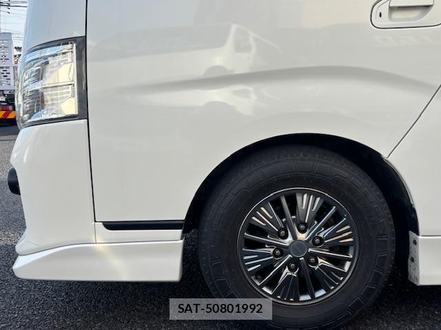 Nissan NV350 Caravan 2019-01 8008733-15