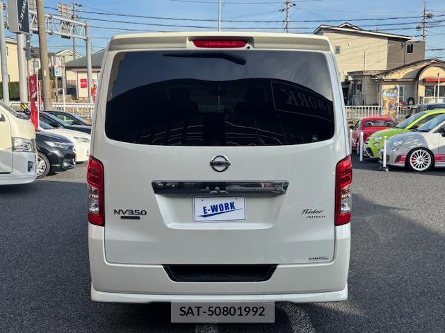 Nissan NV350 Caravan 2019-01 8008733-5