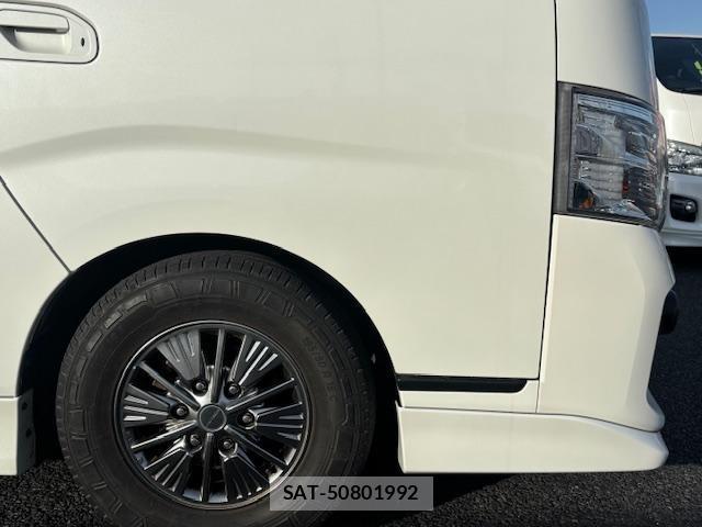 Nissan NV350 Caravan 2019-01 8008733-8