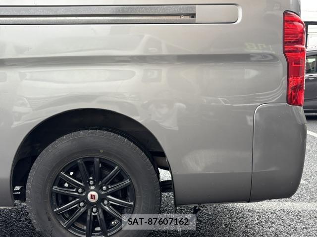 Nissan NV350 Caravan 2013-08 8008744-12