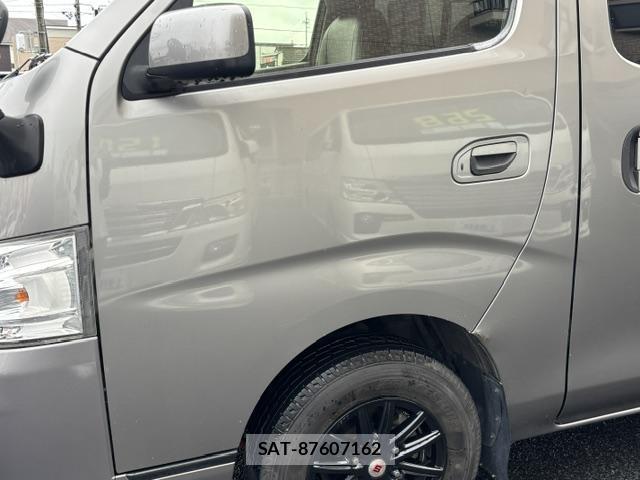Nissan NV350 Caravan 2013-08 8008744-14