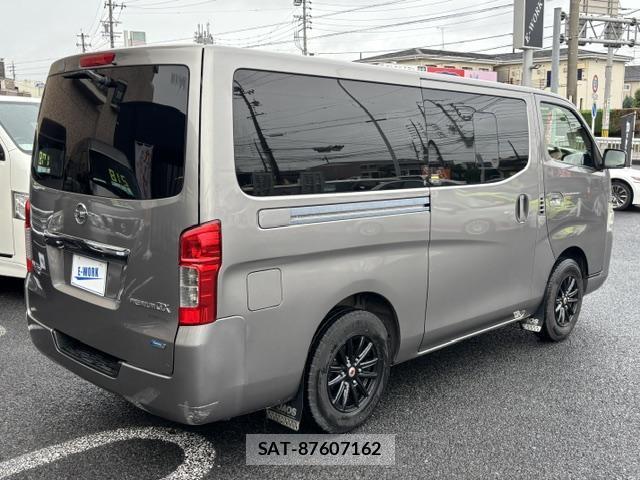 Nissan NV350 Caravan 2013-08 8008744-4