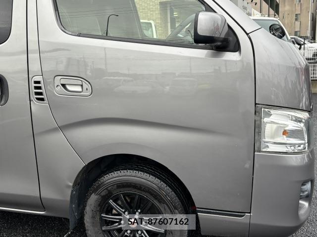 Nissan NV350 Caravan 2013-08 8008744-9