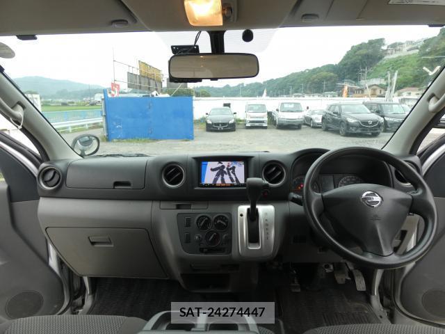 Nissan NV350 Caravan 2016-02 8008760-1