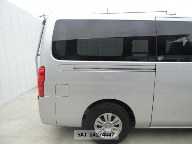 Nissan NV350 Caravan 2016-02 8008760-13