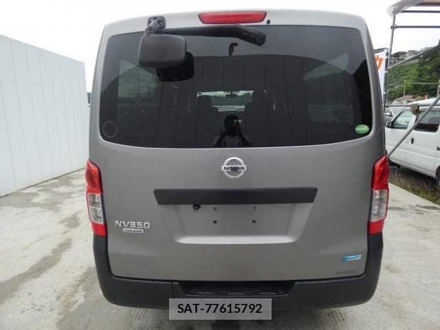 Nissan NV350 Caravan 2014-05 8008762-11