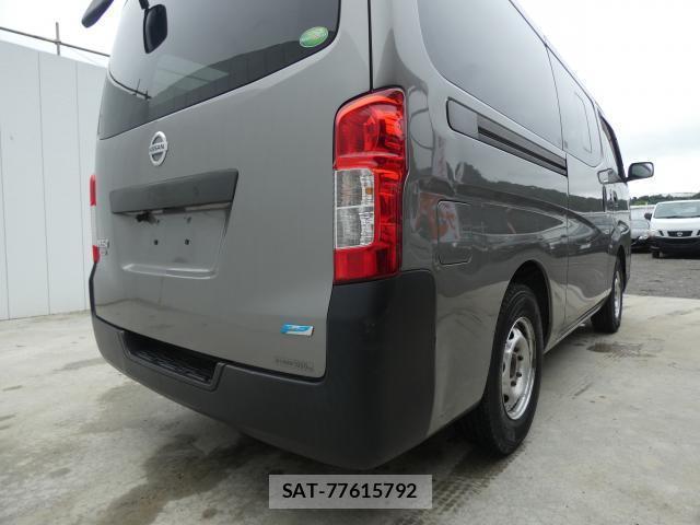 Nissan NV350 Caravan 2014-05 8008762-15