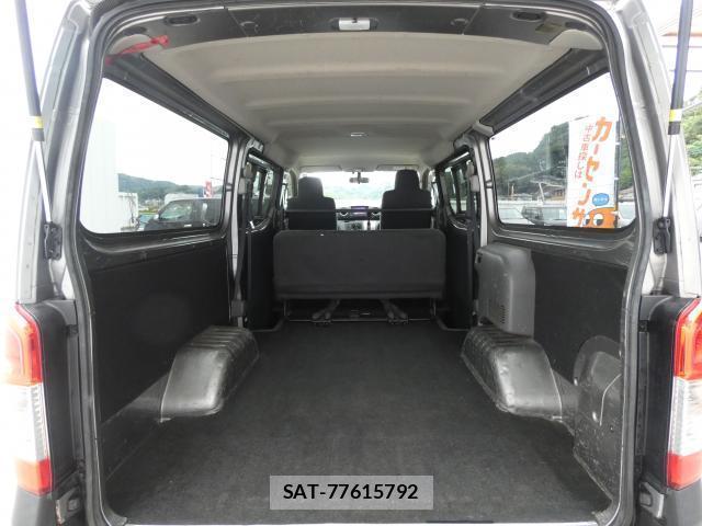 Nissan NV350 Caravan 2014-05 8008762-9