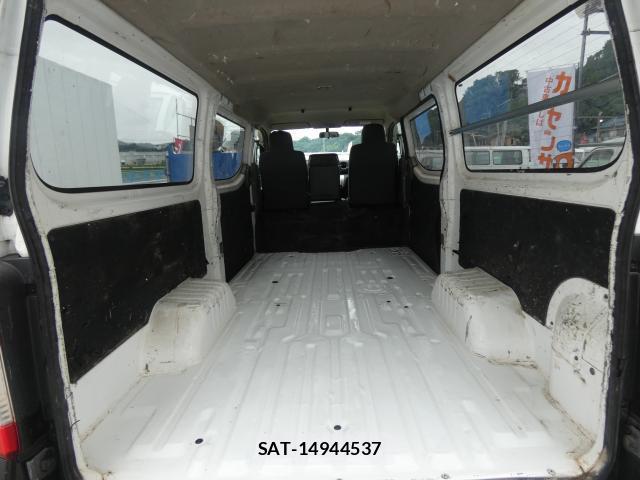 Nissan NV350 Caravan 2014-03 8008763-11