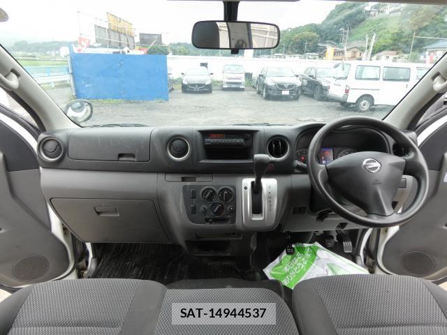 Nissan NV350 Caravan 2014-03 8008763-12