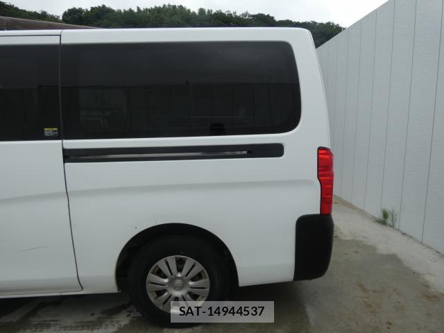 Nissan NV350 Caravan 2014-03 8008763-13
