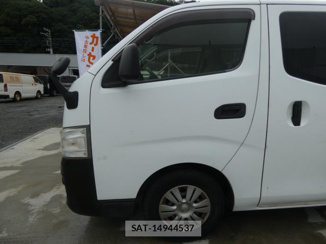 Nissan NV350 Caravan 2014-03 8008763-17