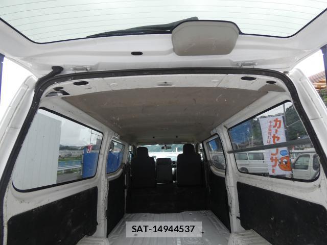 Nissan NV350 Caravan 2014-03 8008763-3