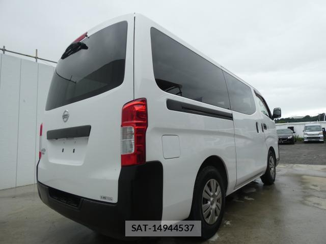 Nissan NV350 Caravan 2014-03 8008763-4
