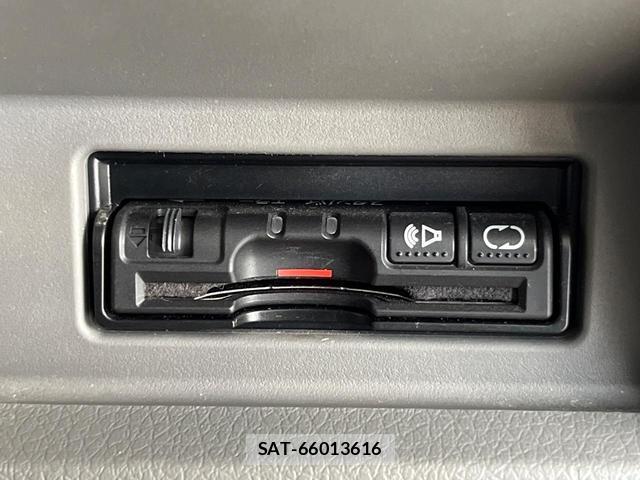 Nissan NV350 Caravan 2016-04 8008783-6