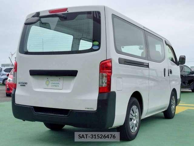 Nissan NV350 Caravan 2017-05 8008799-1