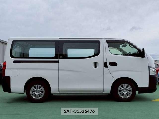 Nissan NV350 Caravan 2017-05 8008799-17