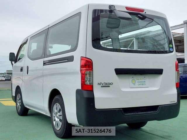Nissan NV350 Caravan 2017-05 8008799-3