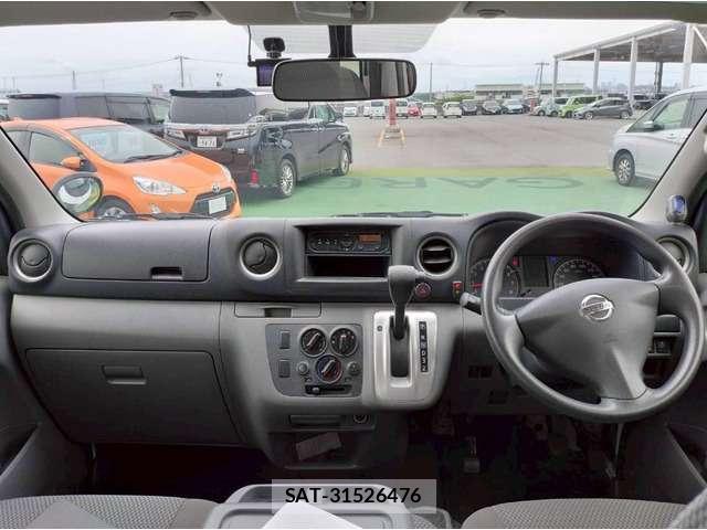 Nissan NV350 Caravan 2017-05 8008799-4