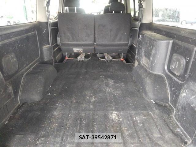 Nissan NV350 Caravan 2021-12 8008832-3