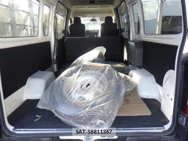Nissan NV350 Caravan 2020-12 8008833-3