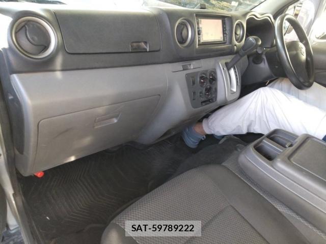 Nissan NV350 Caravan 2020-09 8008834-2