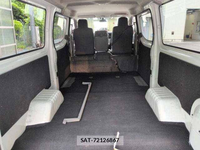 Nissan NV350 Caravan 2021-01 8008854-2