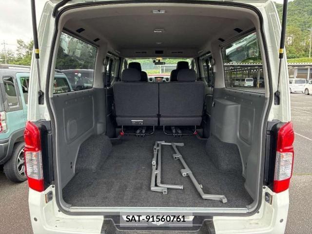 Nissan NV350 Caravan 2013-07 8009039-2