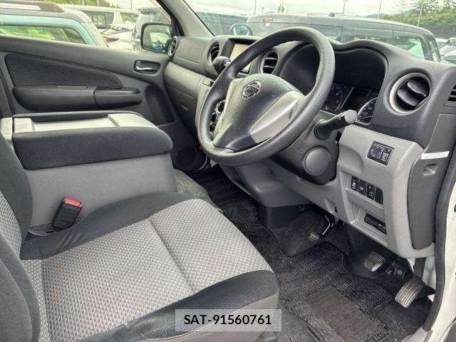 Nissan NV350 Caravan 2013-07 8009039-3