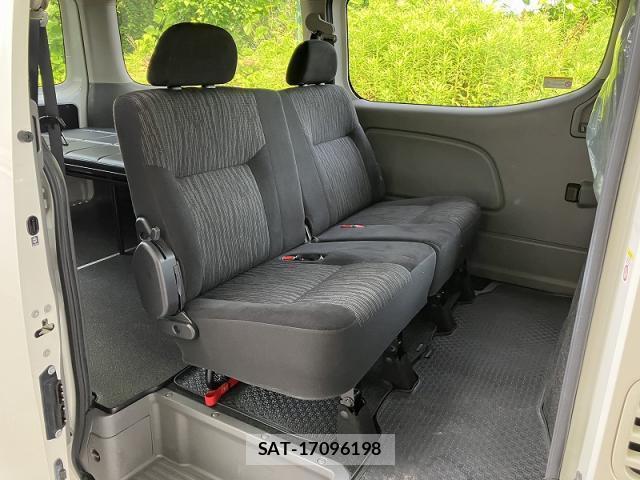 Nissan NV350 Caravan 2018-03 8009540-5