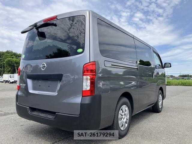 Nissan NV350 Caravan 2019-06 8009541-1