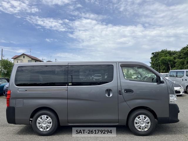Nissan NV350 Caravan 2019-06 8009541-2