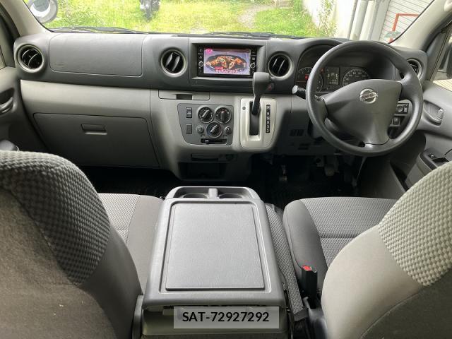 Nissan NV350 Caravan 2019-06 8009542-3