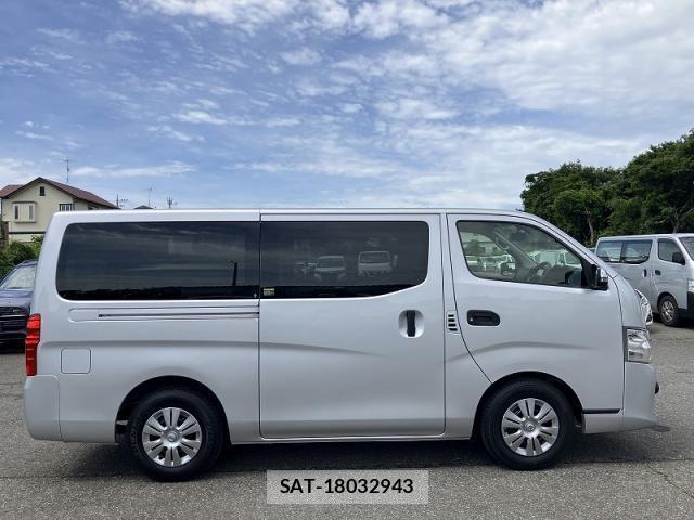 Nissan NV350 Caravan 2021-03 8009543-2