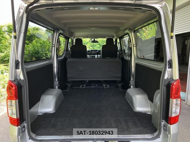 Nissan NV350 Caravan 2021-03 8009543-6