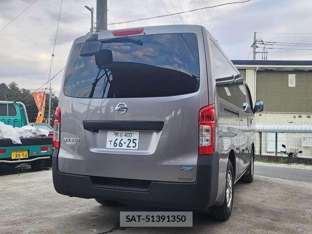 Nissan NV350 Caravan 2012-10 8009662-6