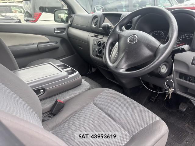 Nissan NV350 Caravan 2016-03 8009781-10