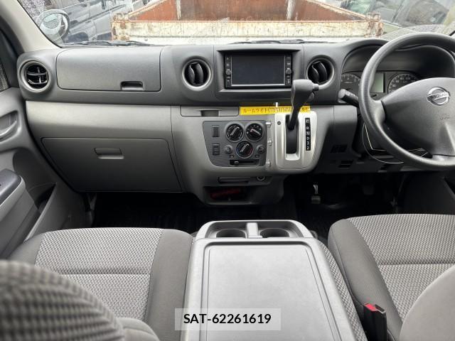 Nissan NV350 Caravan 2021-06 8009787-10