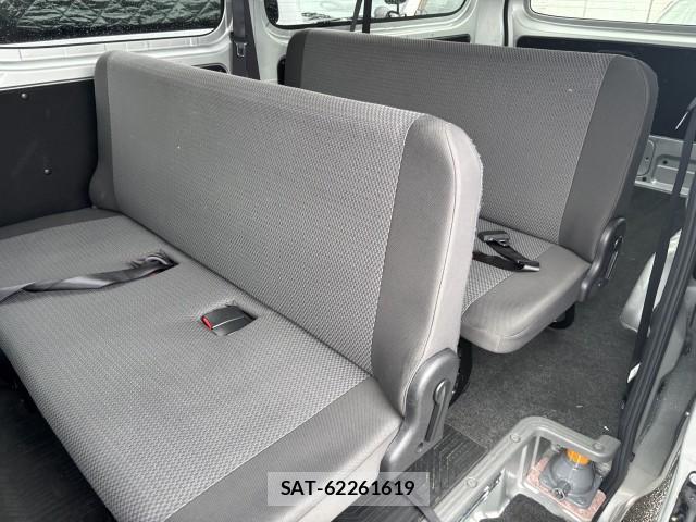 Nissan NV350 Caravan 2021-06 8009787-2