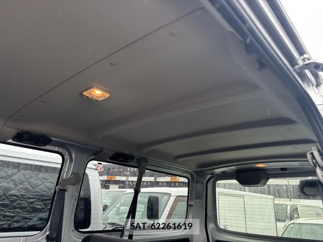 Nissan NV350 Caravan 2021-06 8009787-4